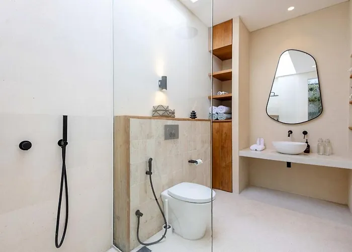 Melisari 3br Pool & Jacuzzi فيلة