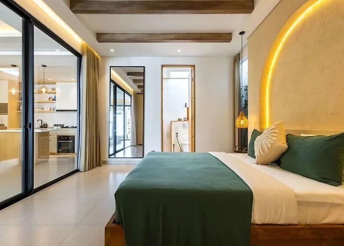 Melisari 3br Pool & Jacuzzi Villa Canggu